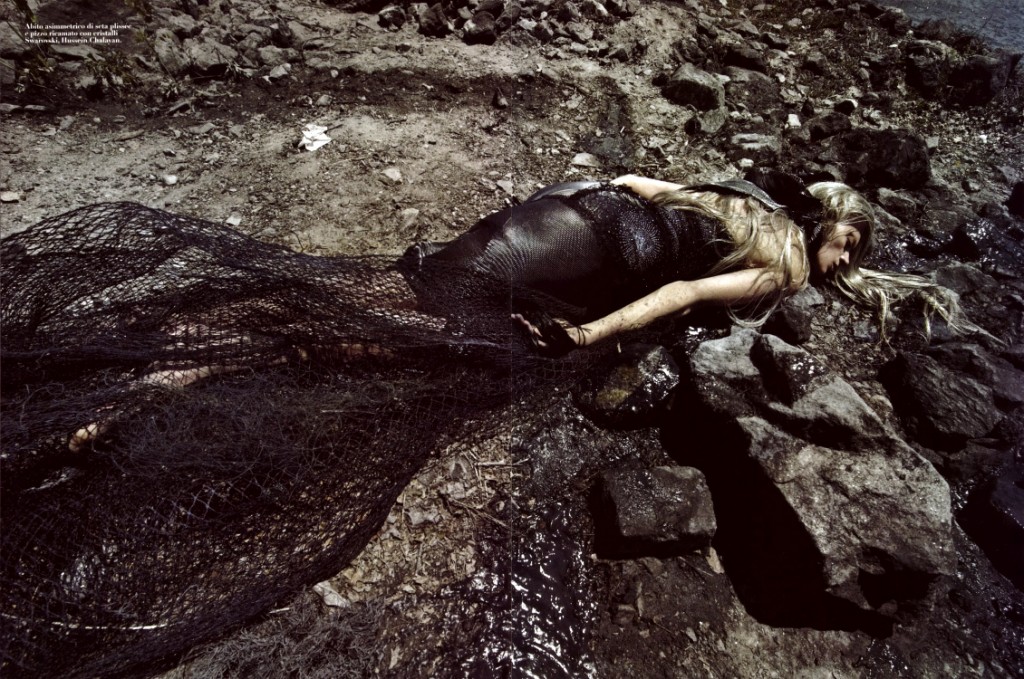 Vogue Itália - ''Water & Oil'' by Steven Meisel (13)