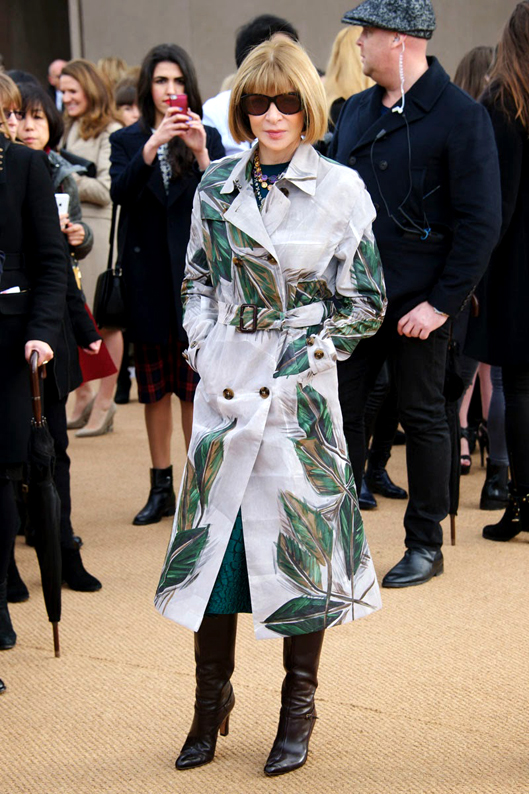 Anna-Wintour-trench-coat-trendthisway-street-trends-style (2)