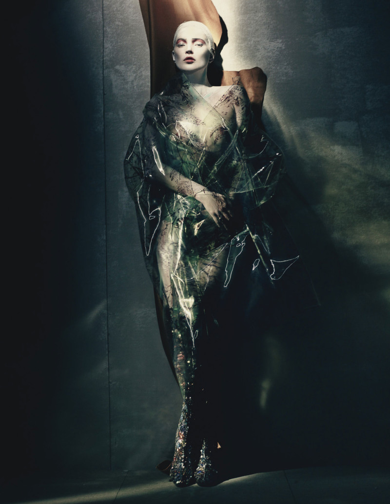 kate-moss-by-paolo-roversi-for-w-magazine-april-2015-3