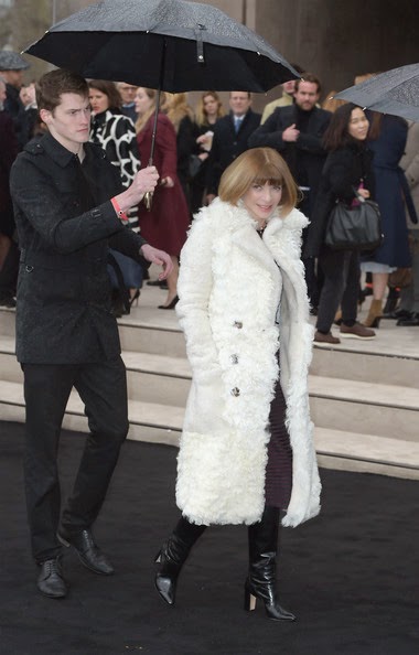Anna Wintour, white coat, Burberry show 2015