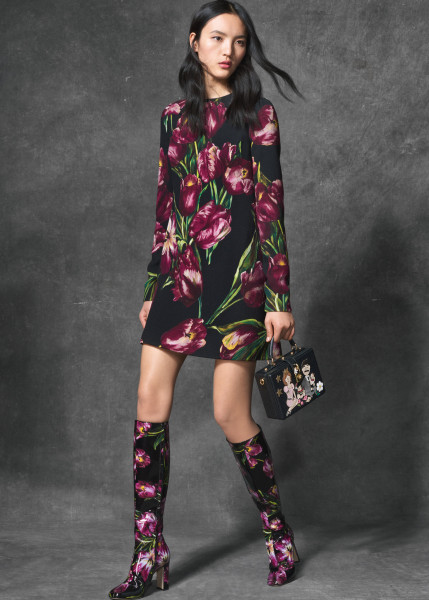 dolce-and-gabbana-winter-2017-bold-floral-drsses-print-boots-1